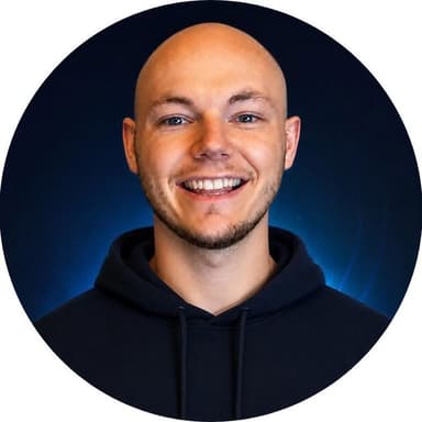 Coach Josh Saunders